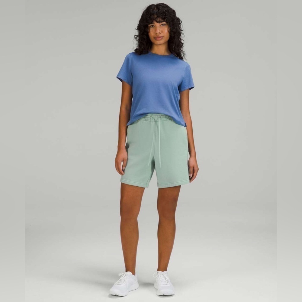 Lululemon Loungeful High-Rise Short 7"
Silver Blue